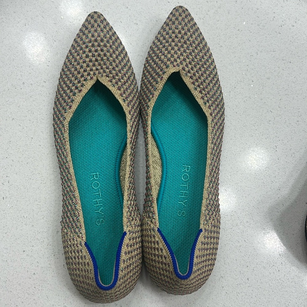 Rothy’s gorgeous the point slip ons